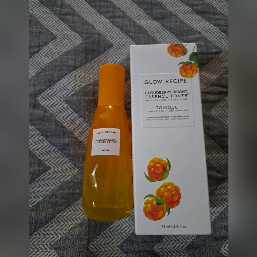 Glow Recipe Cloudberry Bright Essence Toner - Picture 3 of 3